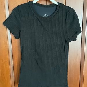 Klassy Network Brami black tshirt medium built in bra